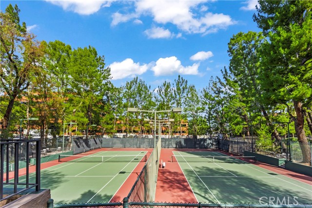 Detail Gallery Image 37 of 40 For 4720 Park Encino Ln #220,  Encino,  CA 91436 - 2 Beds | 2/1 Baths