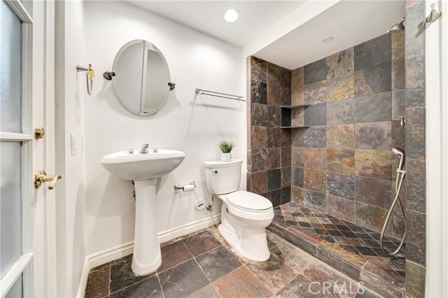 23216 Park Esperanza, Calabasas CA: https://media.crmls.org/medias/a746452a-c14b-4146-b07d-0a64b4055a43.jpg