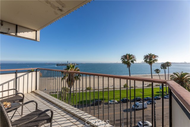 2999 E Ocean Blvd, Long Beach CA: https://media.crmls.org/medias/a7464fc8-312e-4ff7-9344-1b22bec9b222.jpg