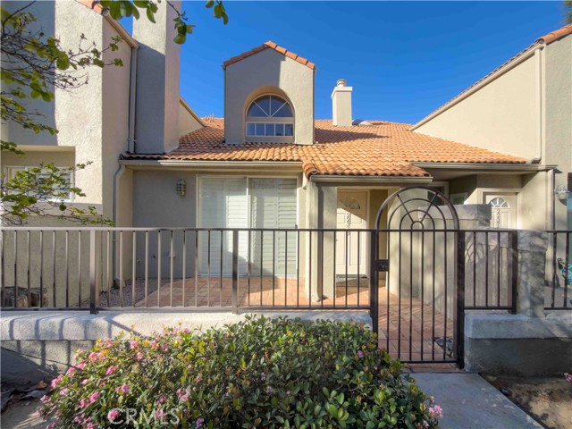 Detail Gallery Image 13 of 41 For 22373 Mission Cir, Chatsworth,  CA 91311 - 2 Beds | 2 Baths