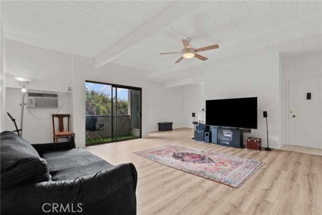 Detail Gallery Image 6 of 32 For 12014 Kling #23,  Valley Village,  CA 91607 - 1 Beds | 1 Baths