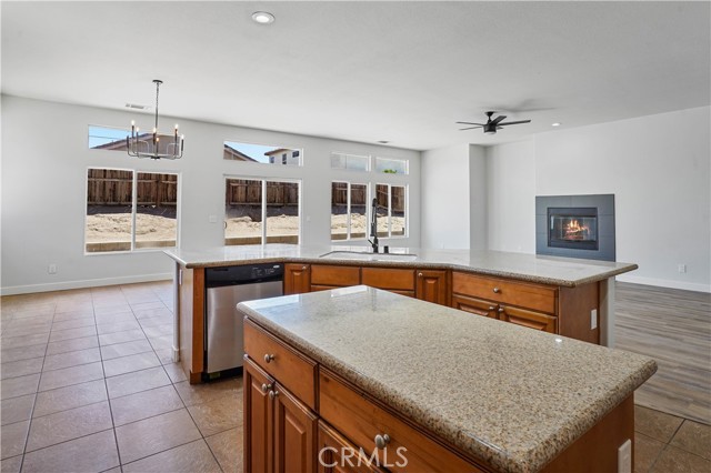 Detail Gallery Image 13 of 41 For 11559 Emmy Ct, Adelanto,  CA 92301 - 4 Beds | 2 Baths