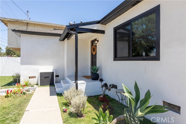Detail Gallery Image 12 of 64 For 3240 Pacific Ave, Long Beach,  CA 90807 - 4 Beds | 3 Baths