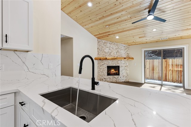 Detail Gallery Image 9 of 31 For 183 Moreno Lane, Sugarloaf,  CA 92386 - 3 Beds | 2 Baths