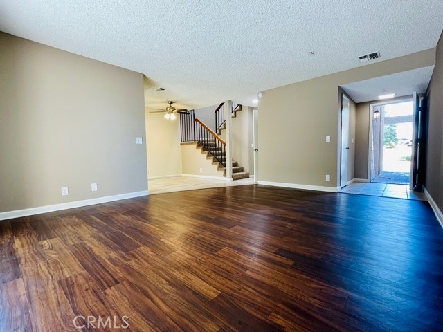 Detail Gallery Image 3 of 22 For 17181 Elm St #1,  Huntington Beach,  CA 92647 - 3 Beds | 2/1 Baths