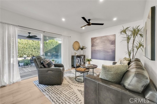 Detail Gallery Image 11 of 34 For 9122 Windsor Cir, Cypress,  CA 90630 - 4 Beds | 3 Baths