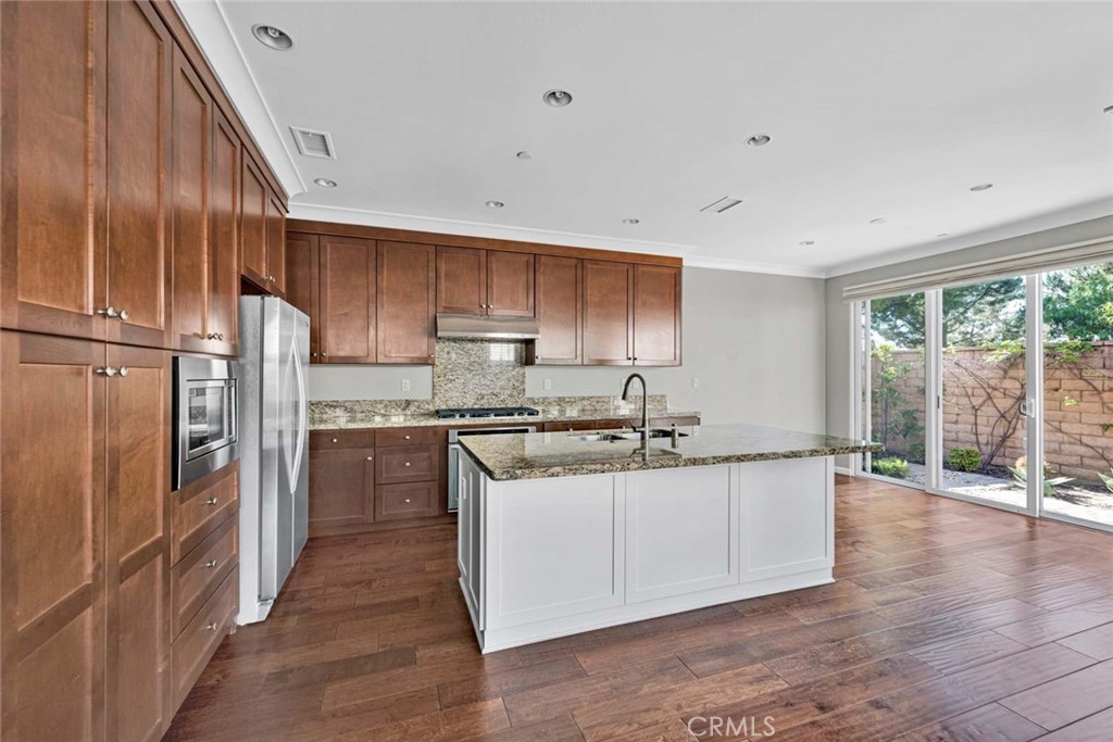 MLS #OC25248388 image #9