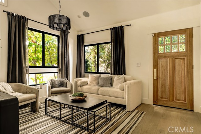 Detail Gallery Image 6 of 42 For 636 Bay, Santa Monica,  CA 90405 - 3 Beds | 3 Baths