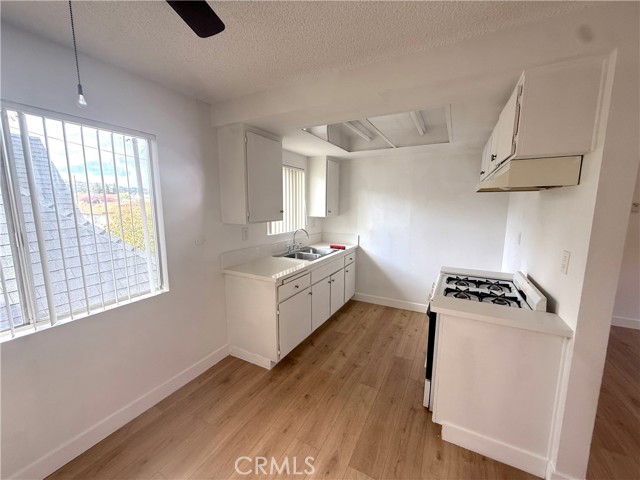 Detail Gallery Image 7 of 17 For 469 W Oliver St #3,  San Pedro,  CA 90731 - 2 Beds | 1 Baths