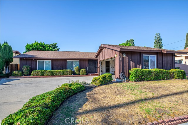 Detail Gallery Image 1 of 1 For 2547 E Cochran St, Simi Valley,  CA 93065 - 3 Beds | 2 Baths