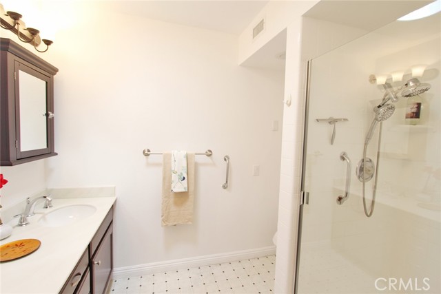 5385 Paseo Del Lago W, Laguna Woods CA: https://media.crmls.org/medias/a74a2fbd-4cc2-4ca7-aa54-ff55052e4851.jpg