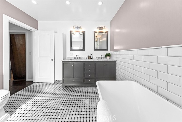 Detail Gallery Image 57 of 74 For 2950 N Lincoln St, Burbank,  CA 91504 - 3 Beds | 2 Baths