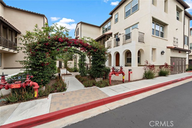 Detail Gallery Image 2 of 28 For 163 Pinkerton Ln, La Habra,  CA 90631 - 2 Beds | 2/1 Baths