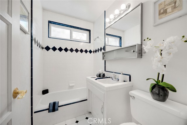 Detail Gallery Image 13 of 21 For 9434 Burke St, Pico Rivera,  CA 90660 - 4 Beds | 2 Baths