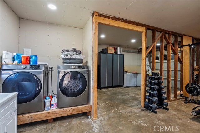 766 Harding Ave, San Fernando CA: https://media.crmls.org/medias/a74c60bd-d15b-4550-9269-36d51c2d9dc4.jpg