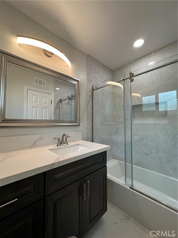 Detail Gallery Image 15 of 20 For 260 Linda Rosa Ave #1,  Pasadena,  CA 91107 - 3 Beds | 3 Baths