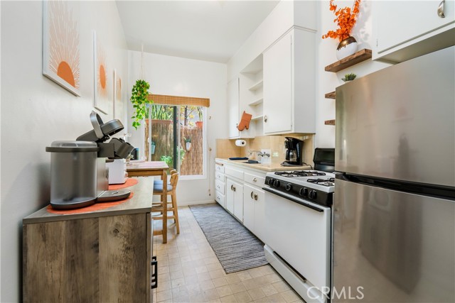 159 Roycroft Avenue, Long Beach CA: https://media.crmls.org/medias/a74cc51f-17aa-4990-a9ad-5f41cff41566.jpg