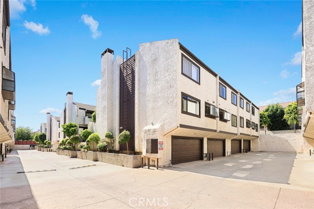 Detail Gallery Image 1 of 51 For 458 W Huntington Dr #B,  Arcadia,  CA 91007 - 3 Beds | 2/1 Baths
