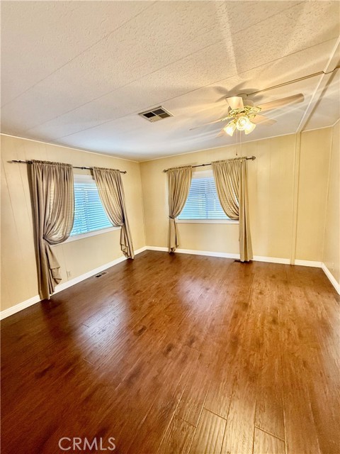 27601 Sun City Boulevard, Menifee CA: https://media.crmls.org/medias/a74dcaa7-062f-4848-af54-deaaa4c3b1aa.jpg