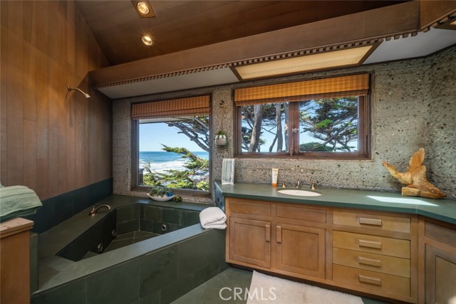 Detail Gallery Image 35 of 65 For 2431 Sherwood Drive, Cambria,  CA 93428 - 3 Beds | 4 Baths