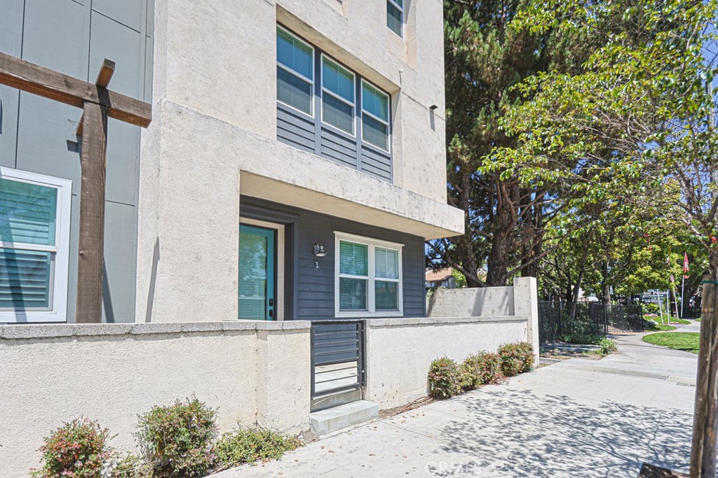 1410 N Harbor #1