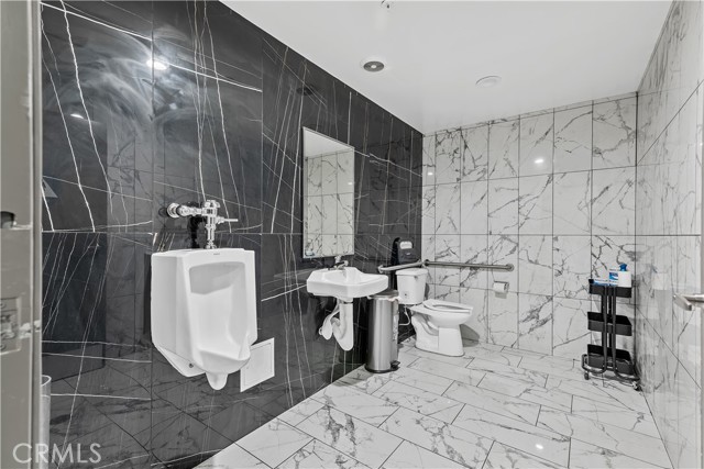 1520 N, Ontario CA: https://media.crmls.org/medias/a74e86de-dc7f-4351-bb8d-35997d8a81a8.jpg