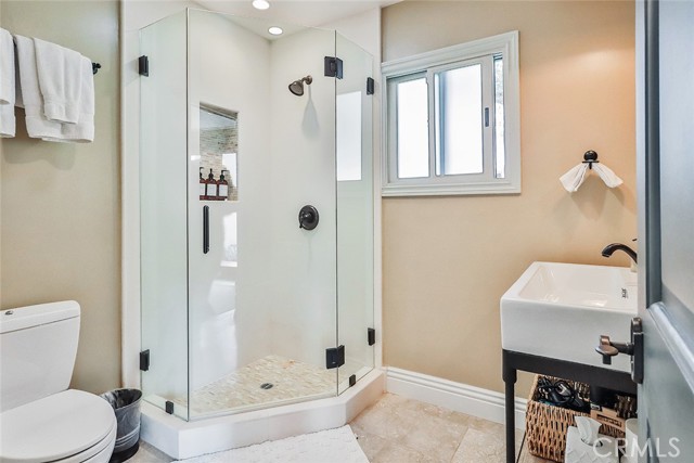 Detail Gallery Image 13 of 45 For 5617 Colodny Dr, Agoura Hills,  CA 91301 - 6 Beds | 4/1 Baths