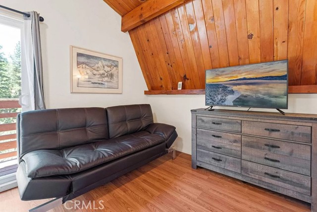Detail Gallery Image 16 of 26 For 43869 Mendocino Dr, Big Bear Lake,  CA 92315 - 3 Beds | 2 Baths