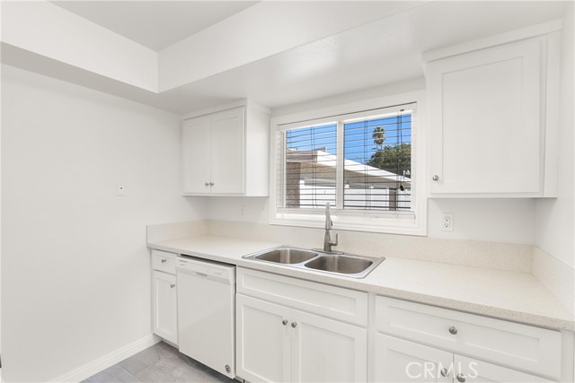 Detail Gallery Image 5 of 19 For 18961 Florida St #1,  Huntington Beach,  CA 92648 - 2 Beds | 1 Baths