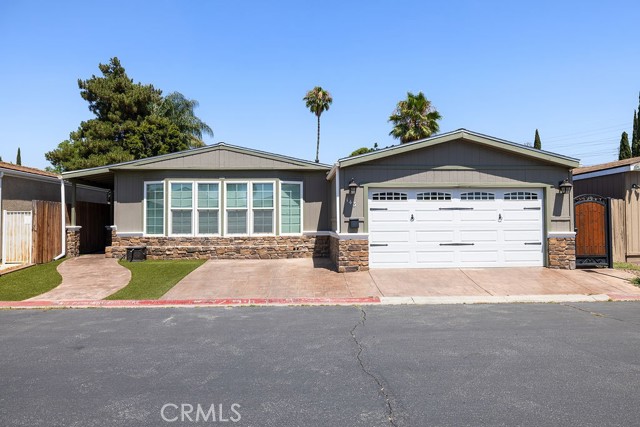 700 E Washington Street, Colton CA: https://media.crmls.org/medias/a750e710-353d-4373-b86d-248ff61fe75c.jpg