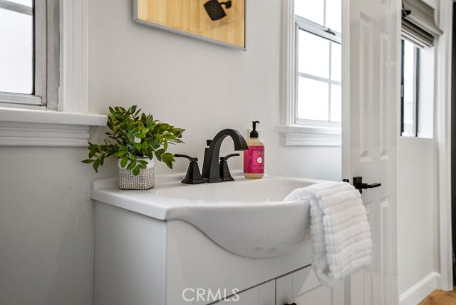 Detail Gallery Image 26 of 69 For 731 N Beachwood Dr, Burbank,  CA 91506 - 3 Beds | 2 Baths