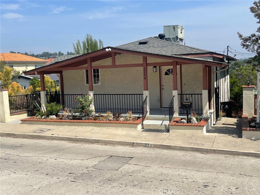 1254 Linda Rosa Avenue