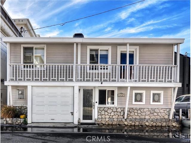 Detail Gallery Image 3 of 24 For 16767 Bayview Dr, Sunset Beach,  CA 92649 - 3 Beds | 2 Baths