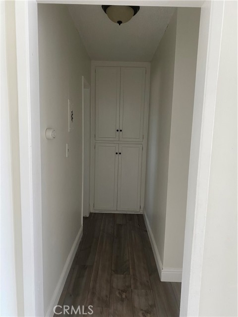 Detail Gallery Image 2 of 4 For 2030 W El Segundo Bld, Gardena,  CA 90249 - 1 Beds | 1 Baths