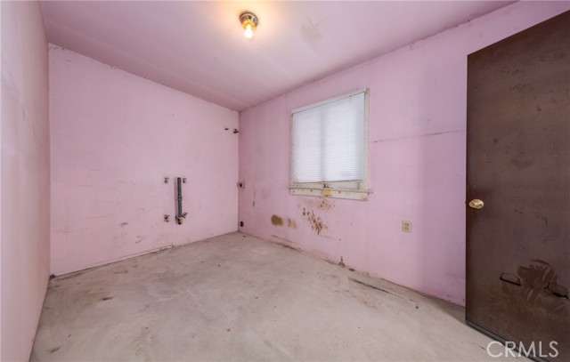 124 S Olive Avenue, Rialto CA: https://media.crmls.org/medias/a7529c12-c8c8-4e82-8931-e0fb9a271ae2.jpg