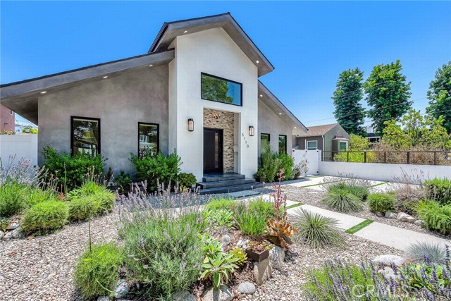 Detail Gallery Image 1 of 49 For 5110 Greenbush Ave, Sherman Oaks,  CA 91423 - 6 Beds | 6 Baths