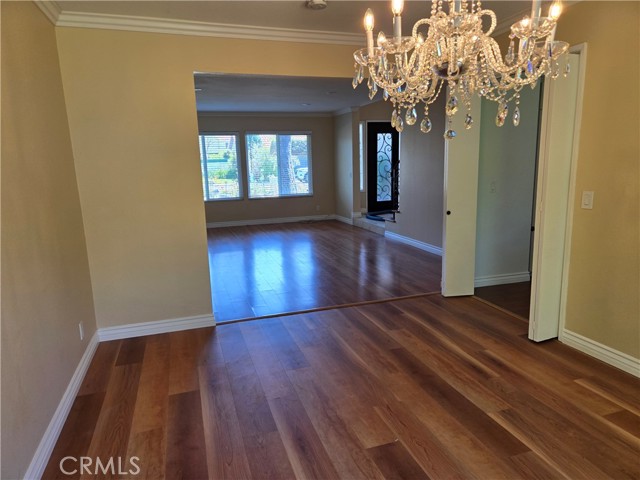 Detail Gallery Image 6 of 37 For 1026 Damascus Cir, Costa Mesa,  CA 92626 - 5 Beds | 3 Baths