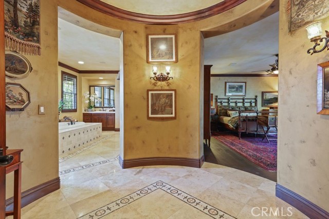 6 Marble Creek Lane, Coto de Caza CA: https://media.crmls.org/medias/a7545390-e754-4ebc-9cae-e979e56b11d8.jpg