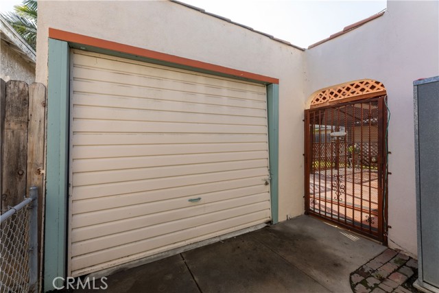 Detail Gallery Image 4 of 48 For 1228 E 64th, Long Beach,  CA 90805 - 2 Beds | 1 Baths