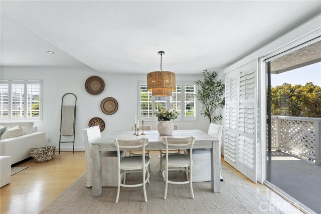 Detail Gallery Image 10 of 36 For 1421 12th St #1,  Manhattan Beach,  CA 90266 - 2 Beds | 2/1 Baths