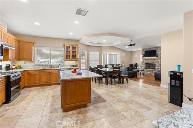 Detail Gallery Image 6 of 19 For 24230 Hayes Ave, Murrieta,  CA 92562 - 3 Beds | 2/1 Baths