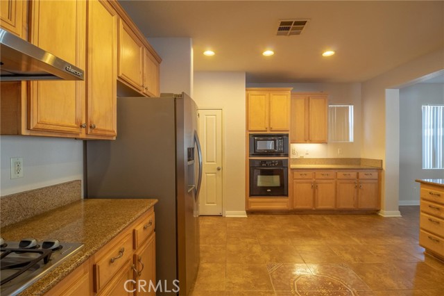 Detail Gallery Image 7 of 39 For 3080 Kalei Ct, Perris,  CA 92571 - 5 Beds | 2/1 Baths