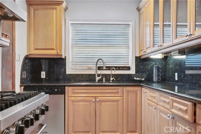 13384 Foothill Boulevard, Sylmar CA: https://media.crmls.org/medias/a7561c5a-01ec-4fd8-9754-32fbc95454d4.jpg