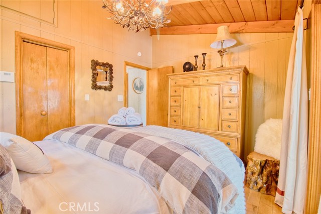 5475 Acorn Trail, Wrightwood CA: https://media.crmls.org/medias/a75721c9-73a0-40ce-ba25-2bff836499cf.jpg