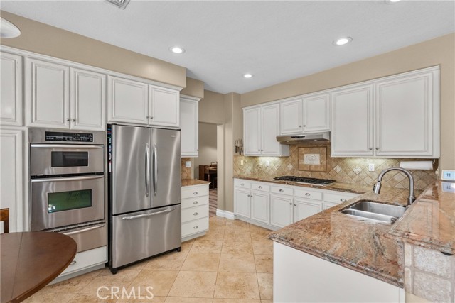 Detail Gallery Image 13 of 54 For 27360 Chesterfield Dr, Valencia,  CA 91354 - 4 Beds | 3 Baths