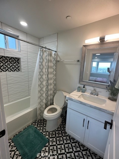 Detail Gallery Image 25 of 29 For 12254 Circula Panorama, North Tustin,  CA 92705 - 6 Beds | 5/2 Baths