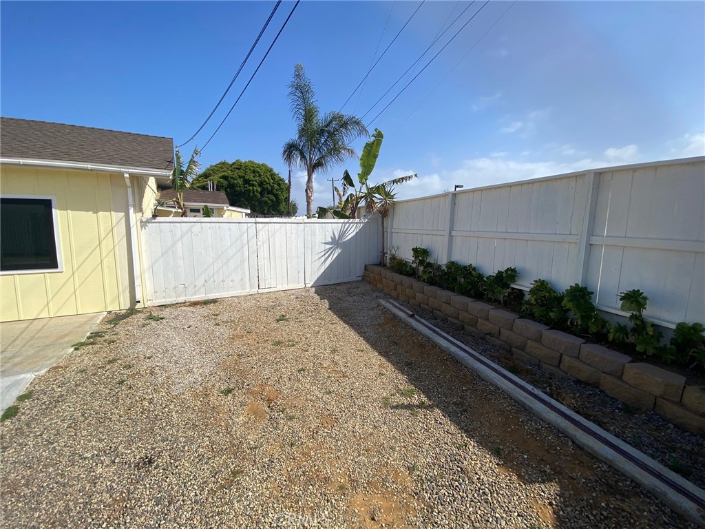 MLS #OC25074900 img 5