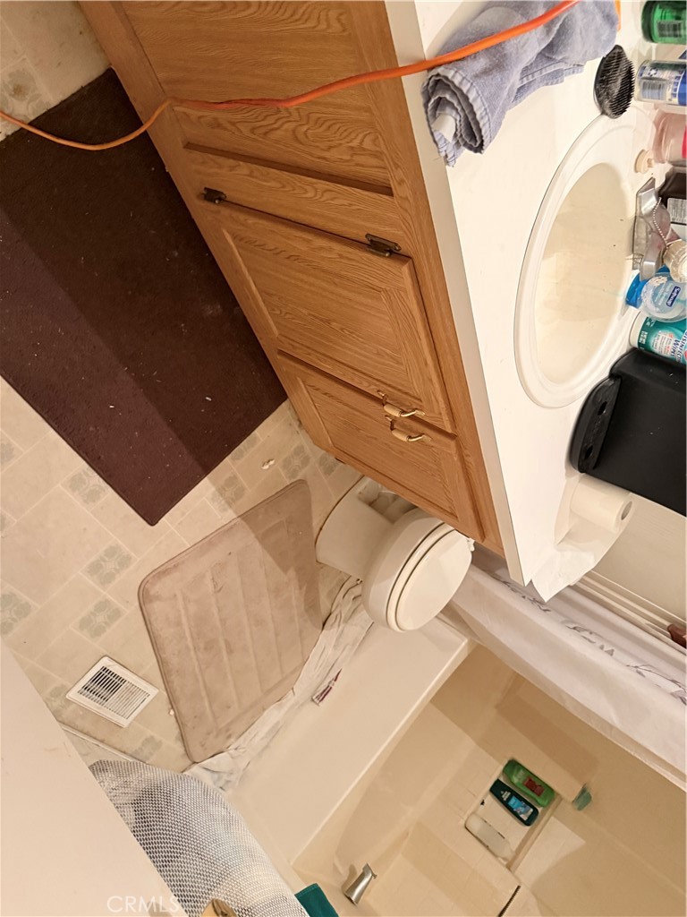 https://media.crmls.org/medias/a75869b6-91fe-4c48-969b-4b32b3a937b0.jpg?preset=X-Large