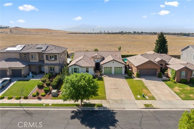 Detail Gallery Image 1 of 30 For 10705 Topiary Dr, Bakersfield,  CA 93306 - 3 Beds | 2 Baths