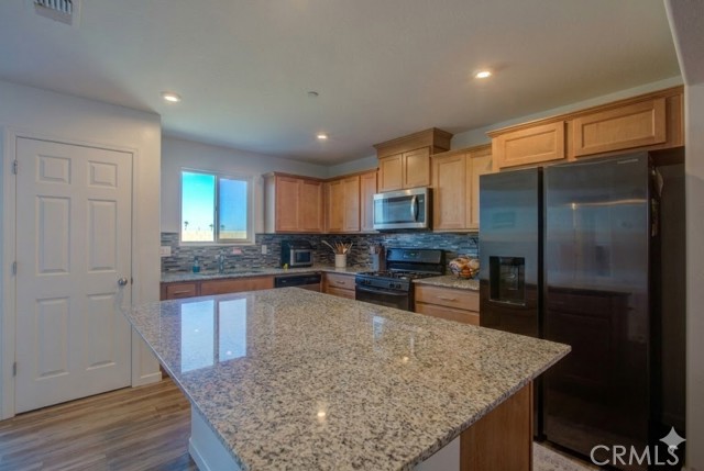 Detail Gallery Image 8 of 27 For 2010 Conadria Ave, Chowchilla,  CA 93610 - 4 Beds | 2 Baths